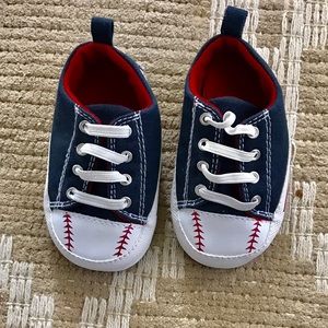 Vitamins baby baseball shoes NWOT